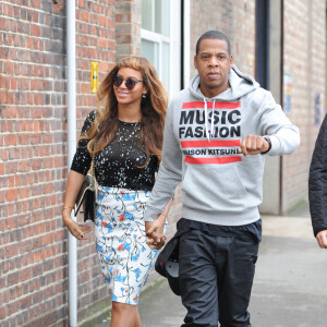 Beyoncé Knowles - Beyoncé Knowles et son mari le rappeur Jay-Z vont voir des sculptures exposées dans la galerie "The A list" dans l'est de Londres, le 15 octobre 2014.