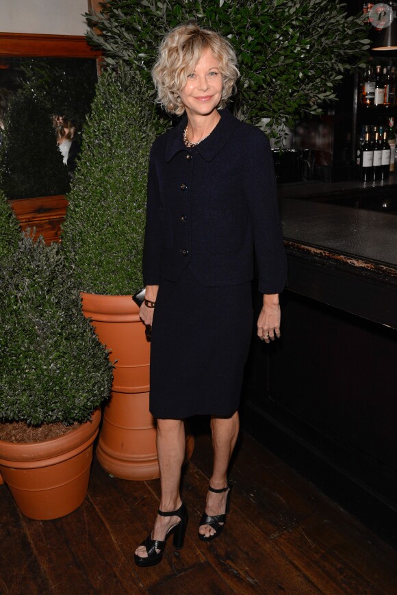 Meg Ryan assiste au déjeuner de coup d'envoi du programme "Through Her Lens: The Tribeca Chanel Women's Filmmaker Program" au restaurant Locanda Verde. New York, le 26 octobre 2015.