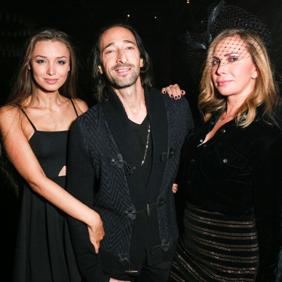 Lara Lieto, Adrien Brody et Inga Rubenstein à la South Bronx Macabre Suite By Lucien Smith: Presented By Keith Rubenstein au 2401 3rd Avenue. New York, le 29 octobre 2015.