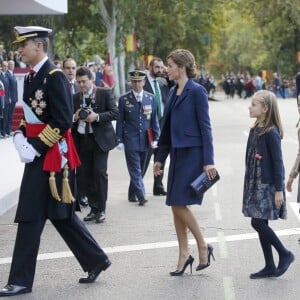 Leonor, princesse des Asturies, prenait part pour la deuxième fois avec le roi Felipe VI, la reine Letizia et l'infante Sofia à la Fête nationale le 12 octobre 2015 à Madrid.