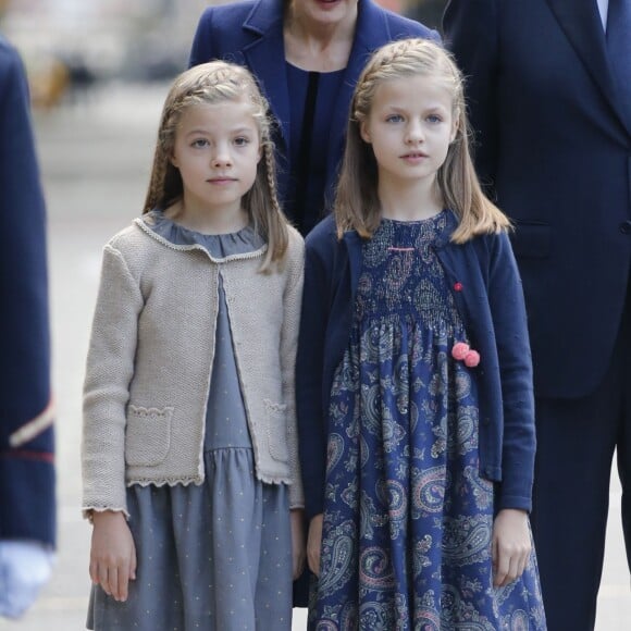 Leonor, princesse des Asturies, prenait part pour la deuxième fois avec le roi Felipe VI, la reine Letizia et l'infante Sofia à la Fête nationale le 12 octobre 2015 à Madrid.