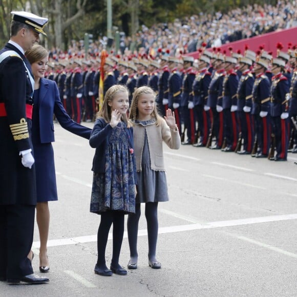 Leonor, princesse des Asturies, prenait part pour la deuxième fois avec le roi Felipe VI, la reine Letizia et l'infante Sofia à la Fête nationale le 12 octobre 2015 à Madrid.