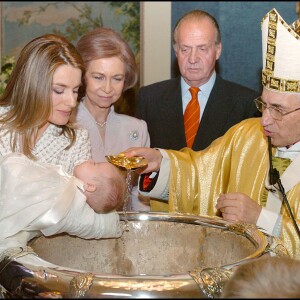 Baptême de Leonor, fille de Felipe et Letizia d'Espagne, à la Zarzuela en janvier 2006. Le 31 octobre 2015, la princesse des Asturies fête ses 10 ans.