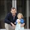 Felipe d'Espagne et Leonor à la clinique Ruber de Madrid après la naissance de l'infante Sofia, en mai 2007. Le 31 octobre 2015, la princesse des Asturies fête ses 10 ans.