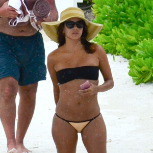 Exclusif - Eva Longoria, en vacances à Cancun, le 11 octobre 2015.