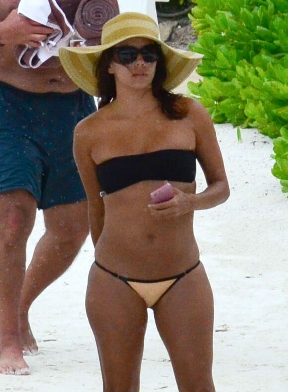 Exclusif - Eva Longoria, en vacances sous le soleil de Cancun, le 11 octobre 2015.
