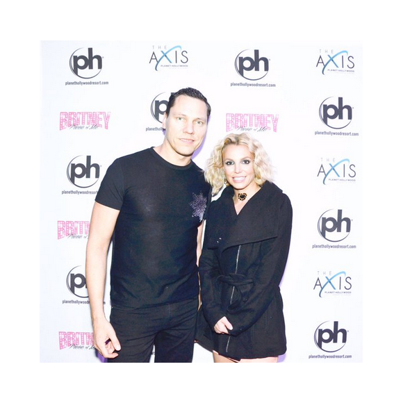 Britney Spears rencontre le DJ Tiësto à Las Vegas, en octobre 2015.