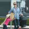 Exclusif - Charlize Theron se promène avec sa fille August et son fils Jackson à Hollywood, le 16 octobre 2015.