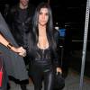 Kourtney Kardashian quitte le restaurant The Nice Guy à l'issue du dîner d'anniversaire de Kendall Jenner. West Hollywood, Los Angeles, le 2 novembre 2015.