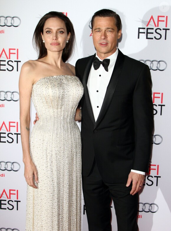 Angelina Jolie et son mari Brad Pitt - Avant-première du film "Vue sur mer" lors du gala d'ouverture de l'AFI Fest à Hollywood, le 5 novembre 2015.