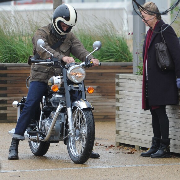 Patrick Dempsey et Renée Zellweger sur le tournage du film "Bridget Jones 3" au Stratford Olympic Park à Londres, le 6 novembre 2015.