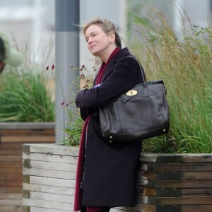 Renée Zellweger sur le tournage du film "Bridget Jones 3" au Stratford Olympic Park à Londres, le 6 novembre 2015.