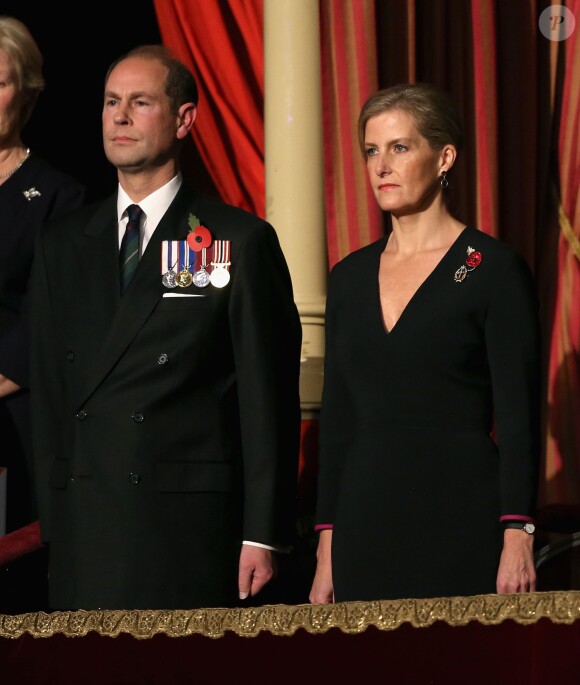 Le prince Edward, comte de Wessex, et son épouse la comtesse Sophie de Wessex au Royal British Legion Festival of Remembrance au Royal Albert Hall de Londres, le 7 novembre 2015
