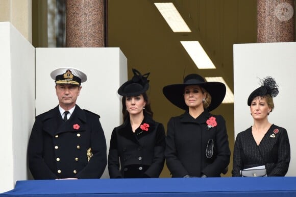 Timothy Laurence, Catherine, duchesse de Cambridge, la reine Maxima des Pays-Bas, Sophie, comtesse de Wessex lors des cérémonies du "Remembrance Day" au Cénotaphe de Whitehall à Londres, le 8 novembre 2015