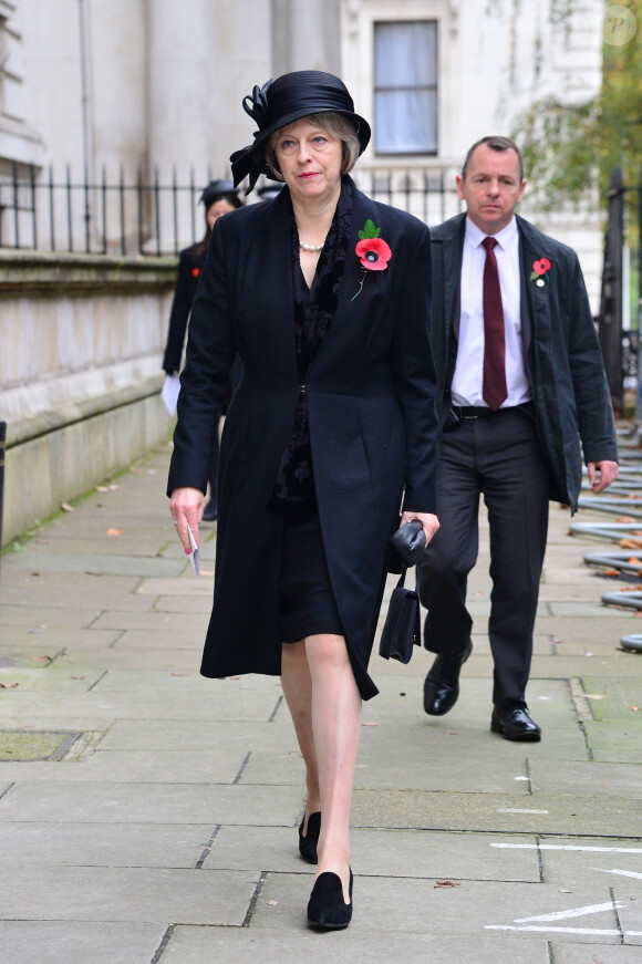 Teresa May en route pour les cérémonies du "Remembrance Day" au Cénotaphe de Whitehall à Londres, le 8 novembre 2015