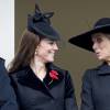 Catherine, duchesse de Cambridge et la reine Maxima des Pays-Bas lors des cérémonies du "Remembrance Day" au Cénotaphe de Whitehall à Londres, le 8 novembre 2015