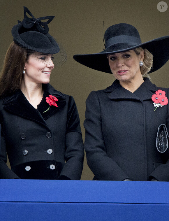 Kate Middleton, la reine Maxima des Pays-Bas lors des cérémonies du "Remembrance Day" au Cénotaphe de Whitehall à Londres, le 8 novembre 2015