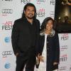 Jacob Vargas et sa fille Rose Vargas à la première de "The 33" à Hollywood, le 10 novembre 2015