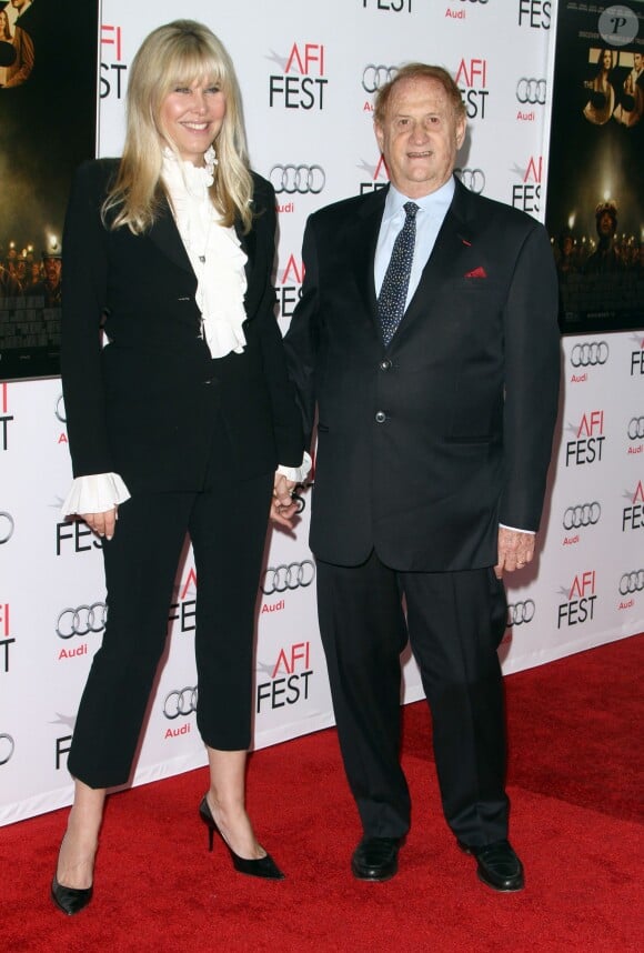 Mike Medavoy et sa femme Irena Ferris à la première de "The 33" à Hollywood, le 10 novembre 2015