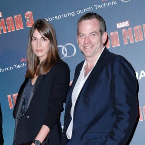 Garou et sa compagne Stephanie Fournier Avant première Parisienne de "Iron Man 3" au Grand Rex le 14 avril 2013