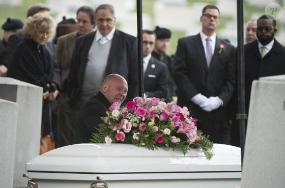 Famille et proches ont rendu hommage à Maureen O'Hara, désormais enterrée aux côtés de son mari Charles Blair, au Arlington National Cemetery, Arlington, le 9 novembre 2015.