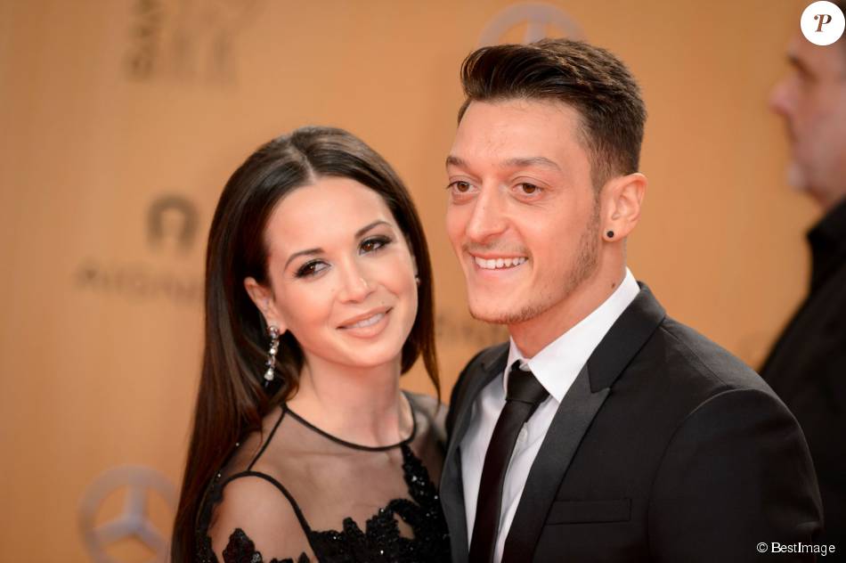 Mesut Özil et sa compagne Mandy Capristo Cérémonie des Bambi Awards à
