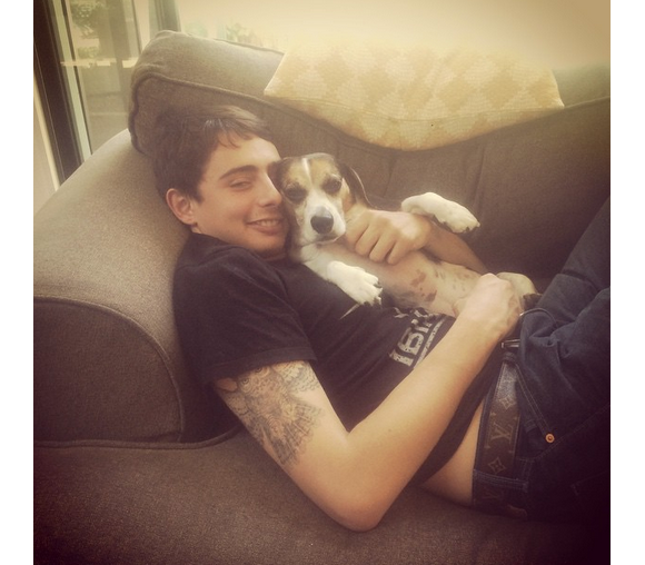 Krista Allen a posté une photo de son fils Jacob et de leur chien sur son compte Instagram.
