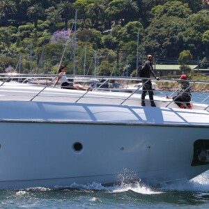 Kendall et Kylie Jenner en bateau au port de Sydney. Le 17 novembre 2015.