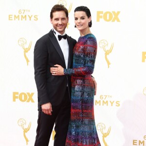 Jaimie Alexander et son fiancé Peter Facinelli à la 67ème cérémonie annuelle des Emmy Awards au Microsoft Theatre à Los Angeles, le 20 septembre 2015