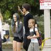 Exclusif - Jaimie Alexander se promène avec les filles de son fiancé Peter Facinelli, Lola et Fiona, à Los Angeles, le 22 mai 2015  For germany call for price - Please hide children face prior publication Exclusive - ‘Thor' actress Jaimie Alexander is spotted out and about in Los angeles, California with her fiance Peter Facinelli?s daughters Lola and Fiona on May 22, 201522/05/2015 - Los Angeles