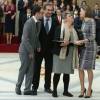 Le roi Felipe VI et la reine Letizia d'Espagne (ici avec les représentants de Specialhockey+), avec le roi Juan Carlos Ier et la reine Sofia, remettaient le 17 novembre 2015 au palais royal du Pardo les Prix nationaux du Sport 2014.