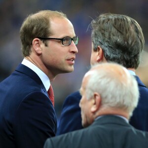 Le prince William a chanté La Marseillaise avant d'observer une minute de silence avant le match Angleterre - France à Wembley, à Londres, le 17 novembre 2015, quatre jours après les attentats terroristes à Paris.