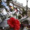 Hommage devant le Bataclan - Illustration des hommages pour les victimes des attentats terroristes à Paris, le 17 novembre 2015. © Denis Guignebourg/Bestimage