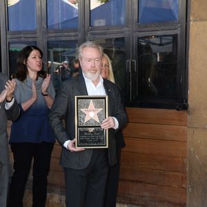 Le réalisateur Sir Ridley Scott reçoit son étoile sur le Walk of Fame à Hollywood, le 5 novembre 2015