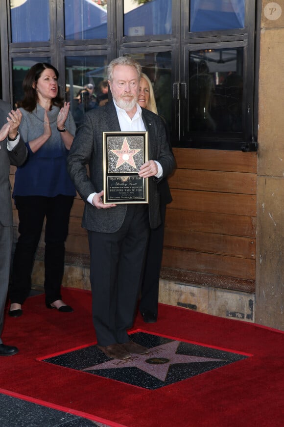 Le réalisateur Sir Ridley Scott reçoit son étoile sur le Walk of Fame à Hollywood, le 5 novembre 2015