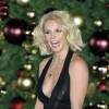 La chanteuse Britney Spears devant le sapin de Noël de l'hôtel-casino LINQ, sur le Strip, à Las Vegas le 21 novembre 2015.