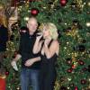 Britney Spears enclenche l'éclairage du sapin de Noël de l'hôtel-casino LINQ, sur le Strip, à Las Vegas le 21 novembre 2015.