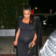Kim Kardashian, enceinte à Santa Monica. Le 21 novembre 2015.