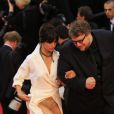 Exclusif - Sophie Marceau a encore eu un souci sur le tapis rouge du Festival de Cannes le 14 mai 2015.