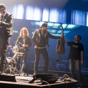 Exclusif - Philippe Almosnino, Geoff Dugmore et Maxim Nucci (Yodelice) - Eric Bureau, journaliste au quotidien Le Parisien, a intégré l'équipe des techniciens de Johnny Hallyday pour ses deux concerts à Amnéville, les 17 et 18 novembre 2015.