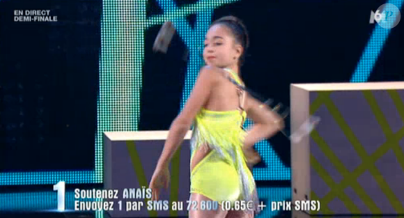 Anaïs, dans Incroyable Talent 2015 (demi-finale) sur M6, le mardi 24 novembre 2015.