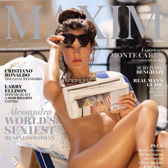 Alessandra Ambrosio en couverture du numéro de décembre 2015/janvier 2016 de Maxim. Photo par Gilles Bensimon.