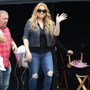 Mariah Carey sur le tournage de son nouveau film "A Christmas Melody" avec Lacey Chabert à Cincinnati dans l'Ohio, le 8 octobre 2015.