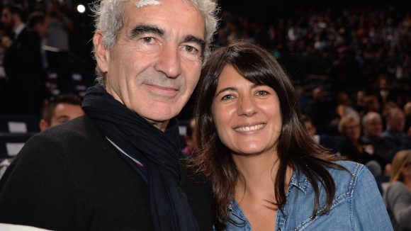 Estelle Denis : Pourquoi son mari Raymond Domenech l'a "engueulée"...