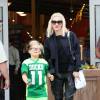 Gwen Stefani est allée déjeuner avec ses enfants Kingston, Zuma et Apollo à Beverly Hills, le 15 novembre 2015