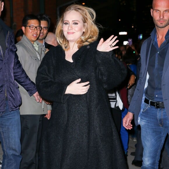 Adele dans les rues de New York, le 16 novembre 2015.