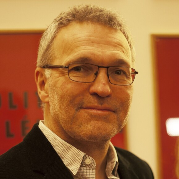 Laurent Ruquier - Remise du prix Philippe Caloni 2015 à la Scam (Société Civile des Auteurs Multimedias) à Paris le 24 novembre 2015. Le prix Philippe Caloni distingue chaque année un journaliste professionnel pratiquant avec talent l'exercice de l'interview ou de l'entretien. © Veeren / Bestimage.