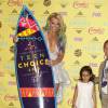 Britney Spears, Maddie Aldridge posant dans la salle de presse aux Teen Choice Awards 2015 à Los Angeles, le 16 août 2015.