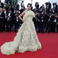 Sonam Kapoor en robe haute couture Elie Saab (collection printemps-été 2015) - Montée des marches du film "Inside Out" (Vice-Versa) lors du 68 ème Festival International du Film de Cannes, à Cannes le 18 mai 2015.