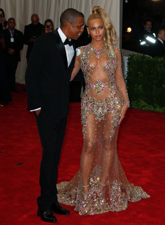 Jay-Z et sa femme Beyoncé Knowles, habillée d'une robe haute couture Givenchy - MET Gala 2015 au Metropolitan Museum of Art, New York, le 4 mai 2015.